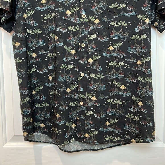 Marine Layer Short Sleeve Camp Shirt Size M/L Black Multi Color NWOT - Picture 6 of 13